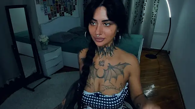 CharimgSabrina online show from October 6, 2025, 7:09 am