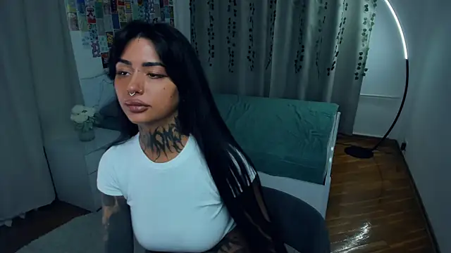 CharimgSabrina online show from October 25, 2025, 6:34 am