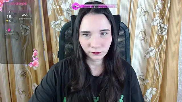 KateForLove online show from October 21, 2025, 12:04 pm