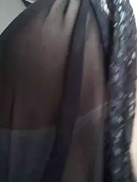 Sandra42 online show from December 4, 2025, 1:43 pm