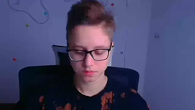 Bella Swannn online show from March 5, 2025, 12:11 pm