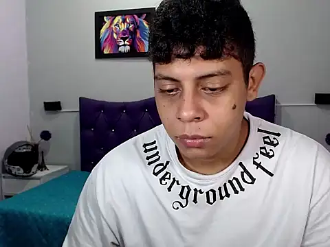 Alejandroo 22 online show from September 19, 2025, 1:37 pm