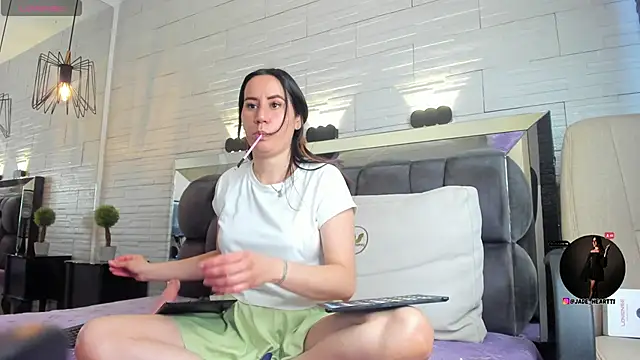 jade heartt online show from November 29, 2025, 6:52 pm