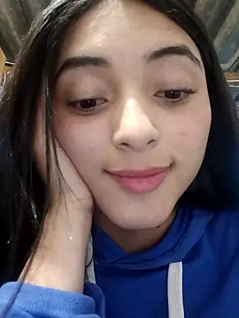 Snapshot of Valen_Person chatting on November 2, 2025, 10:15 pm Valen Person online show from November 2, 2025, 10:15 pm