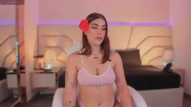 Violeta-Marquez online show from October 13, 2025, 11:34 am