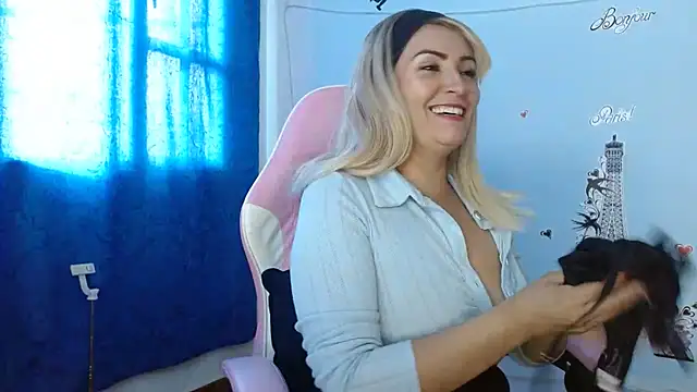 Snapshot of nanis_milf chatting on April 19, 2026, 1:34 pm nanis milf online show from April 19, 2026, 1:34 pm