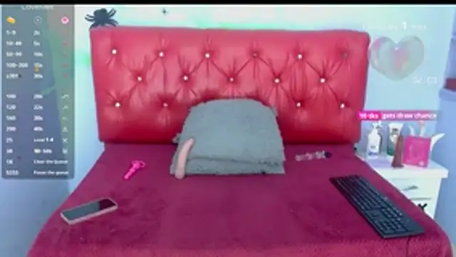 Snapshot of Madyyfox chatting on October 24, 2025, 7:13 pm Madyyfox online show from October 24, 2025, 7:13 pm