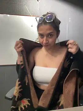 Isabella Varella online show from February 17, 2026, 12:13 pm