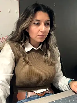 Snapshot of Isabella_Varella chatting on November 24, 2025, 5:13 pm Isabella Varella online show from November 24, 2025, 5:13 pm