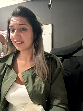 Snapshot of Isabella_Varella chatting on November 12, 2025, 1:04 pm Isabella Varella online show from November 12, 2025, 1:04 pm