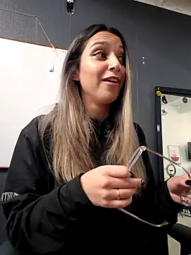 Snapshot of Isabella_Varella chatting on October 14, 2025, 2:28 pm Isabella Varella online show from October 14, 2025, 2:28 pm