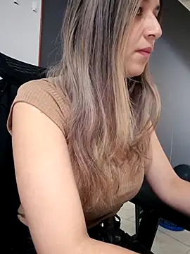 Snapshot of Isabella_Varella chatting on October 17, 2025, 1:02 pm Isabella Varella online show from October 17, 2025, 1:02 pm