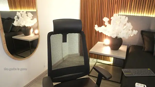 ZaraLuuv online show from November 2, 2025, 7:08 pm