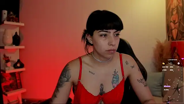 Saraa Desiree online show from November 5, 2025, 3:15 pm