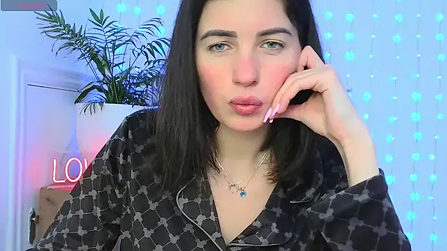 neferutt online show from January 19, 2026, 1:48 pm