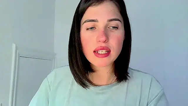 Snapshot of neferutt chatting on November 6, 2025, 4:11 pm neferutt online show from November 6, 2025, 4:11 pm