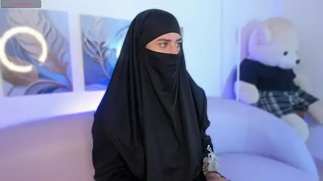 Snapshot of salma_arabicc chatting on October 28, 2025, 4:17 pm salma arabicc online show from October 28, 2025, 4:17 pm