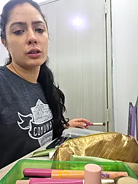 isabella winkler online show from March 12, 2026, 10:41 am