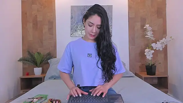 isabella winkler online show from April 5, 2026, 11:17 am