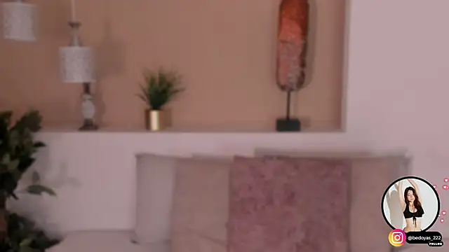 alison222  online show from October 15, 2025, 8:06 pm