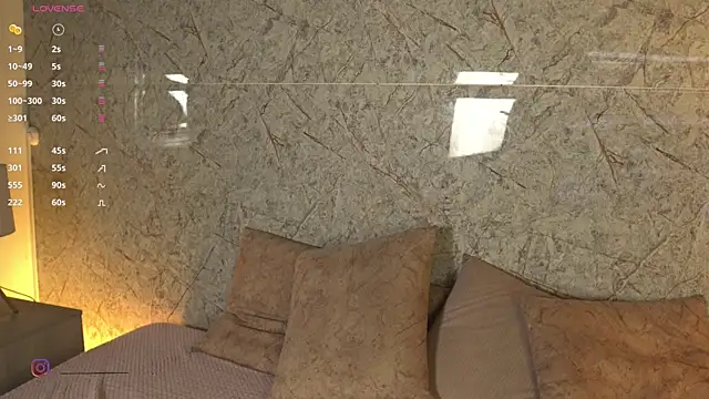 alison222  online show from February 22, 2026, 1:02 pm