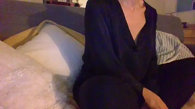 Valentinette online show from November 26, 2025, 8:42 pm