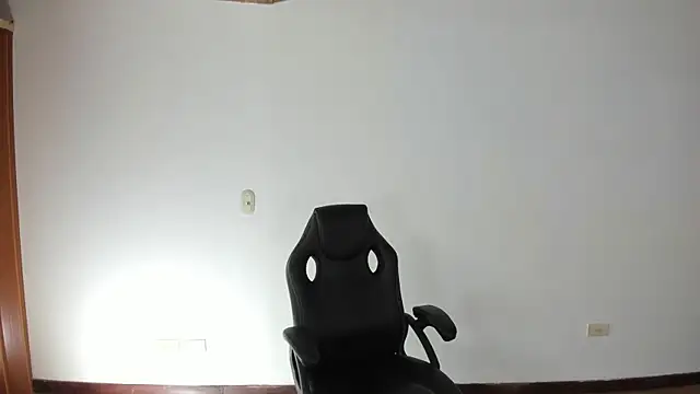 Snapshot of Lyliboom chatting on March 18, 2025, 8:59 pm Lyliboom online show from March 18, 2025, 8:59 pm