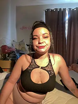Snapshot of Biana_Fernan chatting on July 1, 2026, 12:05 pm Biana Fernan online show from July 1, 2026, 12:05 pm