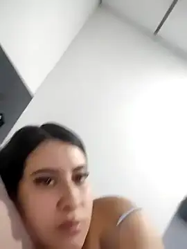 mialorents online show from November 3, 2025, 2:53 pm