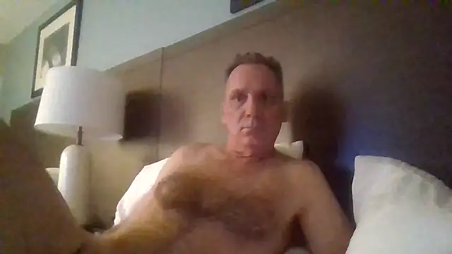 Snapshot of HunkofRock chatting on September 25, 2025, 8:42 am HunkofRock online show from September 25, 2025, 8:42 am