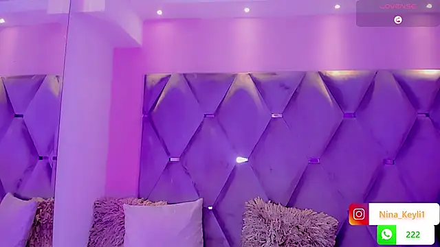 Nina Keyli online show from November 20, 2025, 8:20 pm