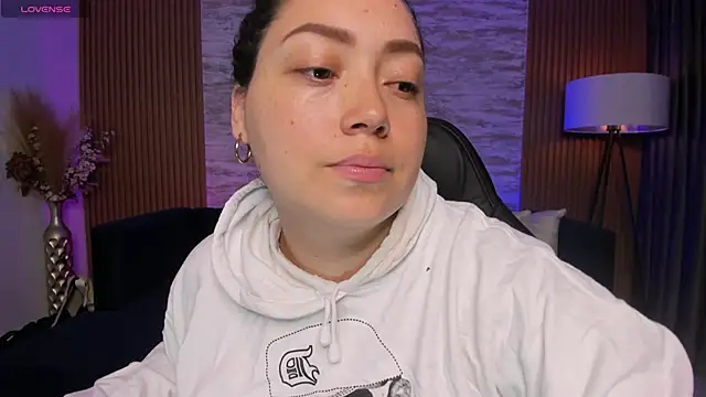 heidy johns online show from November 18, 2025, 3:21 am