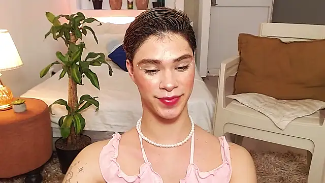 juanes puthee online show from November 10, 2025, 12:43 pm