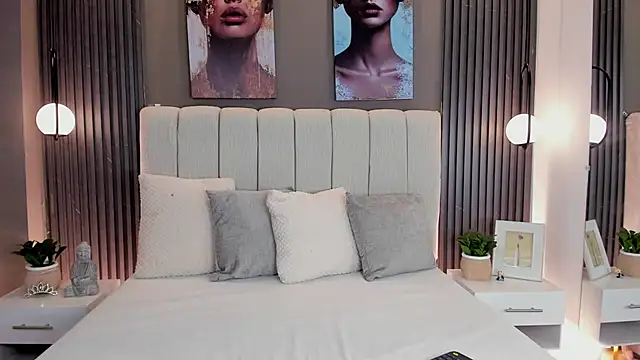 GiannaColling1 online show from October 15, 2025, 4:26 pm