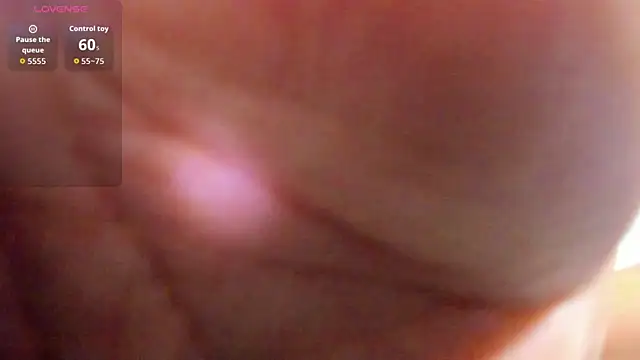Snapshot of Azahara_Chary chatting on April 17, 2026, 8:44 pm Azahara Chary online show from April 17, 2026, 8:44 pm