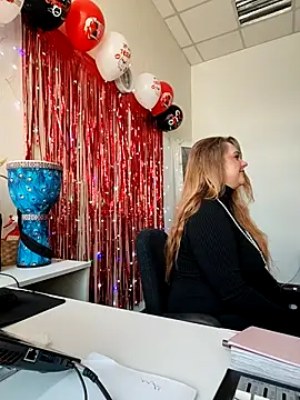 Snapshot of Juicy_PeachLux chatting on February 28, 2026, 8:03 am Juicy PeachLux online show from February 28, 2026, 8:03 am