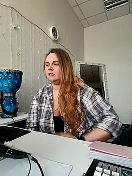 Snapshot of Juicy_PeachLux chatting on February 15, 2026, 7:51 am Juicy PeachLux online show from February 15, 2026, 7:51 am