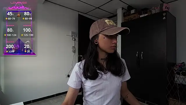 22Amatista online show from March 12, 2025, 10:28 pm