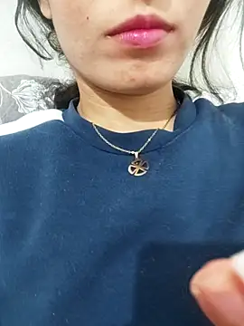 saraaxx1 online show from February 10, 2026, 10:09 pm