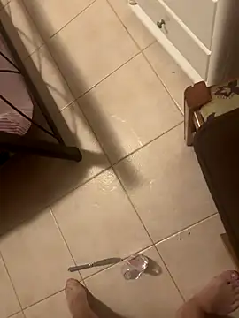 Snapshot of chrisssssss24 chatting on October 26, 2025, 10:43 pm chrisssssss24 online show from October 26, 2025, 10:43 pm