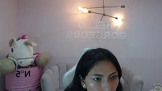 Elody a  online show from March 14, 2025, 3:37 am