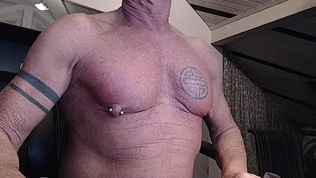 Snapshot of munichrubber chatting on October 30, 2025, 4:22 am munichrubber online show from October 30, 2025, 4:22 am