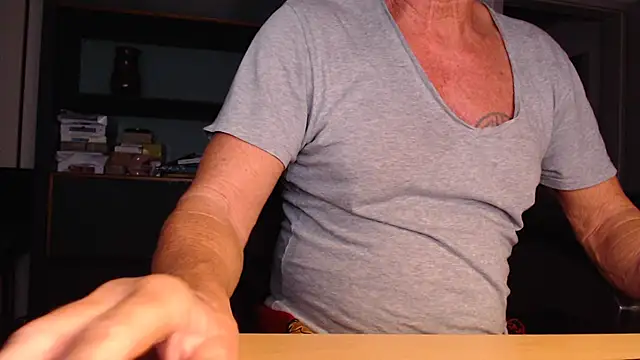 Snapshot of munichrubber chatting on October 21, 2025, 4:39 pm munichrubber online show from October 21, 2025, 4:39 pm