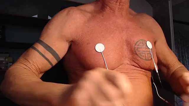 Snapshot of munichrubber chatting on October 23, 2025, 4:05 pm munichrubber online show from October 23, 2025, 4:05 pm