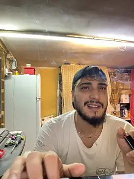 Snapshot of Bello98sud chatting on October 25, 2025, 4:18 pm Bello98sud online show from October 25, 2025, 4:18 pm