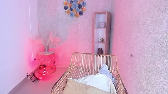 grace tom online show from December 4, 2025, 1:04 am