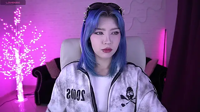 SelenaIris online show from February 12, 2026, 7:19 am