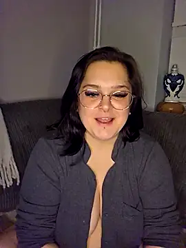 Saucy-Serenity online show from October 17, 2025, 7:59 pm