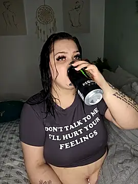 Saucy-Serenity online show from April 8, 2026, 9:38 pm