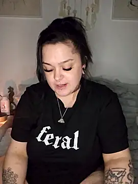 Saucy-Serenity online show from February 16, 2026, 1:26 am